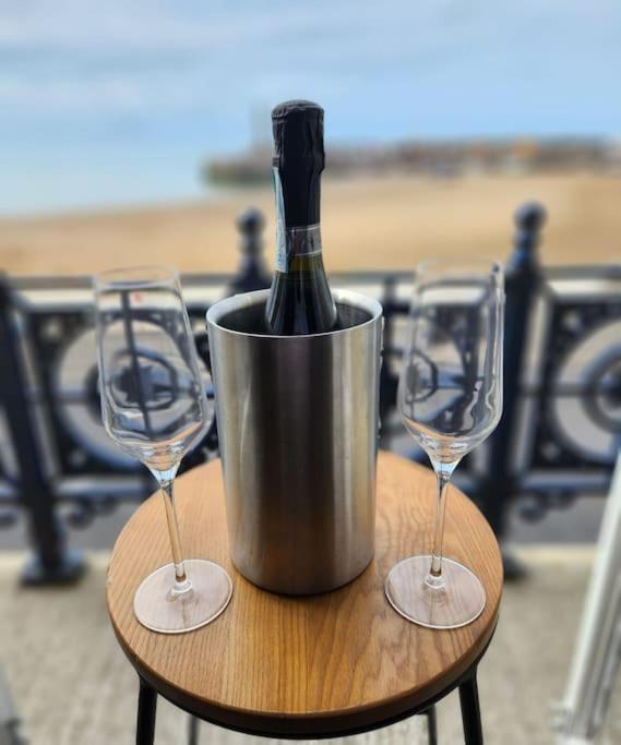 Imperial Heart Of Margate! Sleeps 6 Apartment