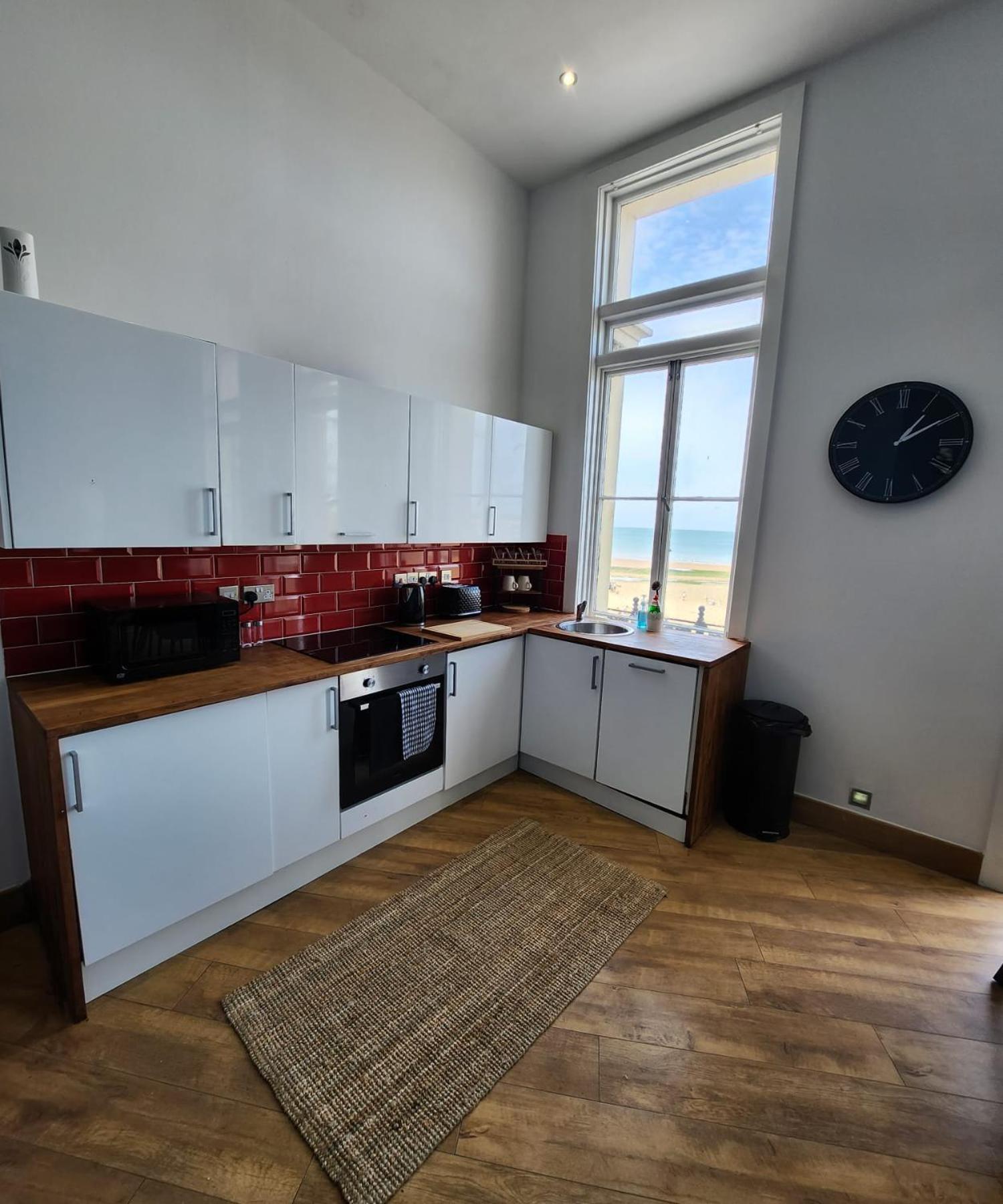 Apartment Imperial Heart Of Margate! Sleeps 6